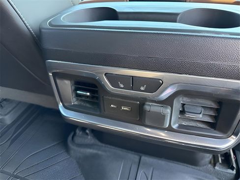 Used 2019 Chevrolet Silverado 1500 High Country w/ Technology Package image 16