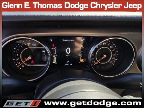 Certified 2023 Jeep Gladiator Willys image 14