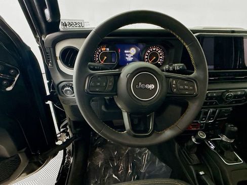 Used 2024 Jeep Wrangler Willys image 11