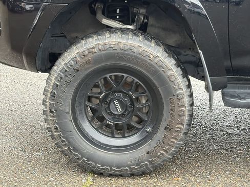 Used 2021 Toyota 4Runner TRD Off-Road image 9