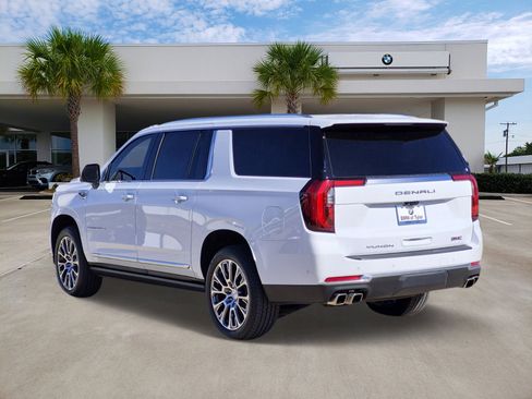 Used 2025 GMC Yukon XL Denali w/ Denali Reserve Package image 6