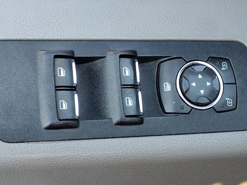 Used 2019 Ford F150 XLT image 11