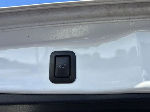 Used 2018 Toyota Highlander XLE FWD image 29