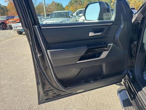 Used 2023 Toyota Tundra Limited image 28