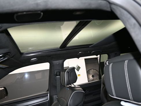 Used 2024 Jeep Grand Wagoneer Series II w/ Quick Order Packagew 28T image 11