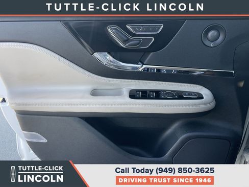 New 2025 Lincoln Corsair Reserve w/ Equipment Group 202A image 20