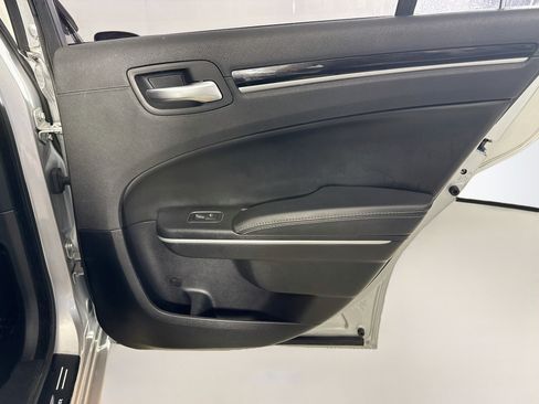 Used 2020 Chrysler 300 S RWD image 28