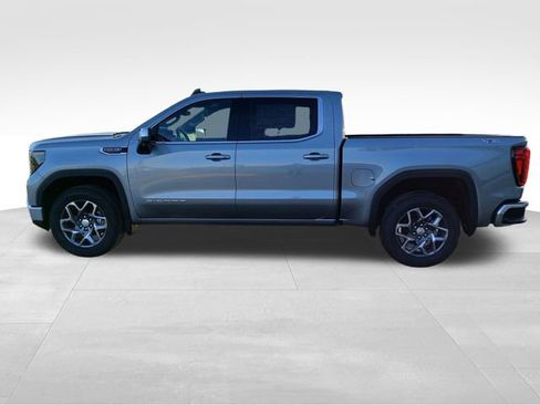 New 2026 GMC Sierra 1500 SLE image 2