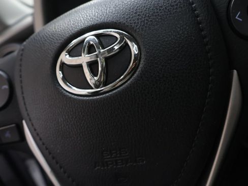 Used 2018 Toyota RAV4 Platinum FWD image 21