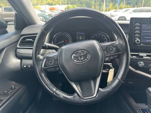 Used 2021 Toyota Camry SE w/ Carpet Mat Package (TMS) FWD image 18