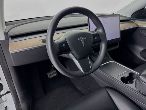 Used 2023 Tesla Model Y Long Range AWD/4WD image 3