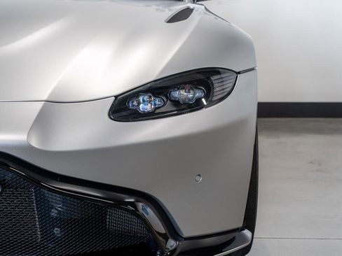 Used 2020 Aston Martin V8 Vantage Coupe image 20