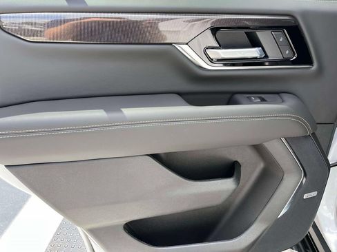 New 2026 GMC Yukon Elevation w/ Elevation Premium Package AWD/4WD image 15