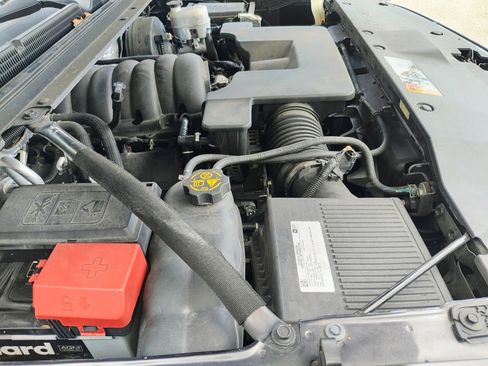 Used 2017 Chevrolet Suburban LT w/ Luxury Package image 24