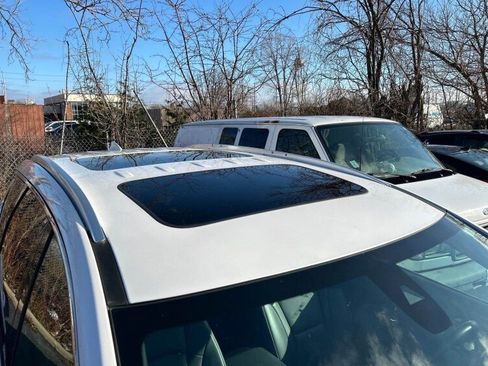 Used 2023 Buick Enclave Essence w/ Experience Buick Package image 8