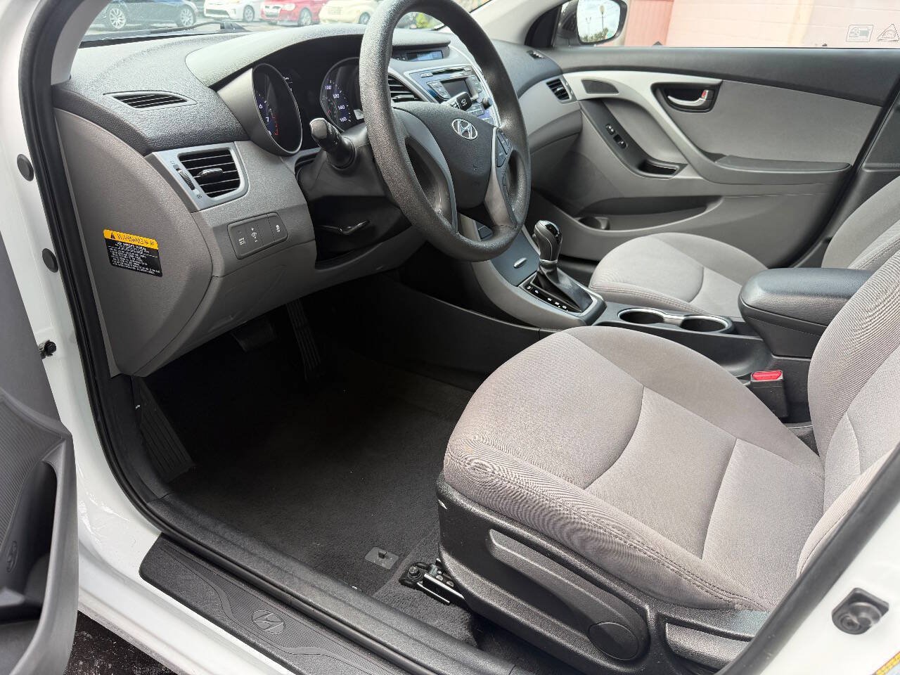 Used 2016 Hyundai Elantra SE FWD image 5