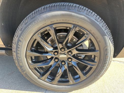 Used 2022 Cadillac Escalade ESV Sport w/ Touring Package image 57