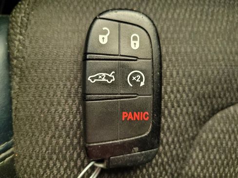 Used 2015 Chrysler 200 S w/ Comfort Group image 32