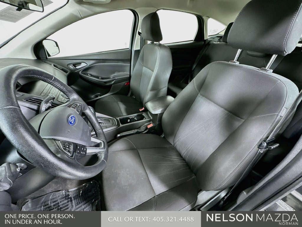 Used 2018 Ford Focus SE FWD image 12