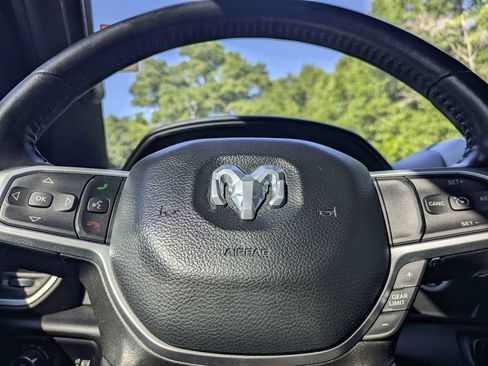 Used 2022 RAM 1500 Big Horn AWD/4WD image 30