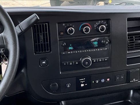 Used 2021 Chevrolet Express 3500 LT w/ LT Preferred Equipment Group RWD image 7