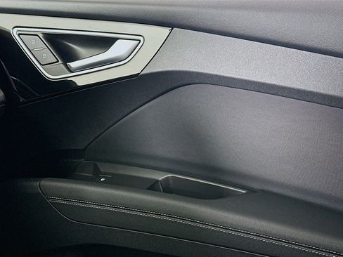 Used 2024 Audi Q4 e-tron Premium Plus w/ Premium Plus image 16