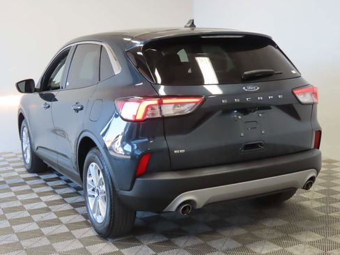 Used 2022 Ford Escape SE w/ Convenience Package FWD image 3