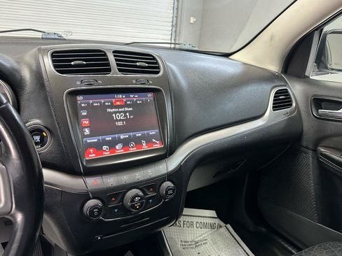 Used 2015 Dodge Journey Crossroad w/ Flexible Seating Group FWD image 18