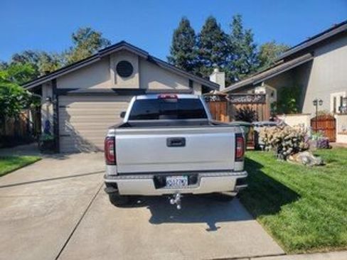 Used 2018 GMC Sierra 1500 Denali w/ Denali Ultimate Package AWD/4WD image 10