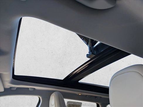 Used 2021 Jeep Cherokee Limited image 16