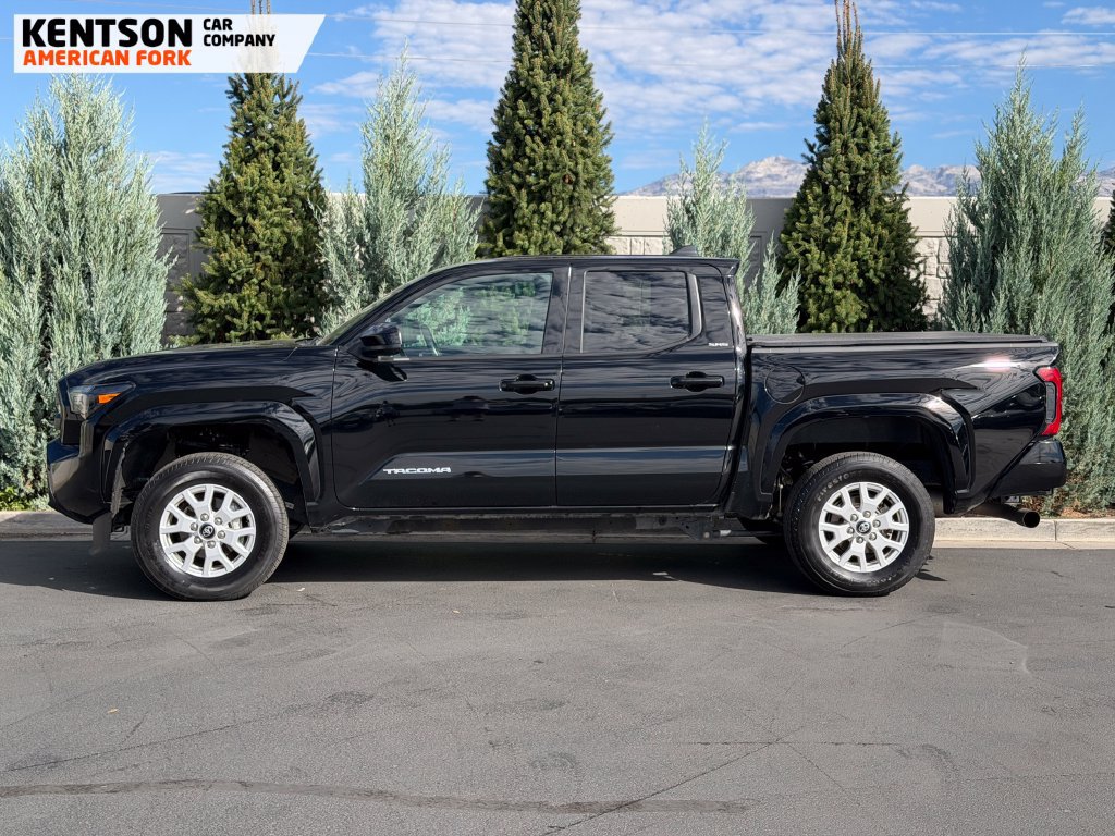 Used 2025 Toyota Tacoma SR5 AWD/4WD image 4
