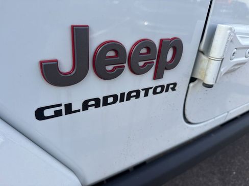 Used 2021 Jeep Gladiator Rubicon image 25