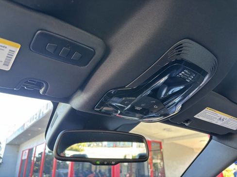 Used 2017 Alfa Romeo Giulia Quadrifoglio image 16