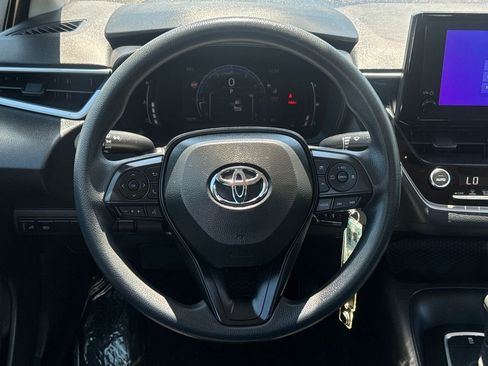 Used 2026 Toyota Corolla LE FWD image 12