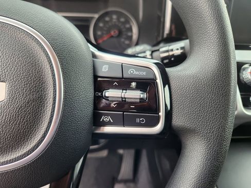 Used 2022 Kia Sorento LX image 22