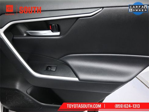 Used 2021 Toyota RAV4 XLE w/ Convenience Package image 26