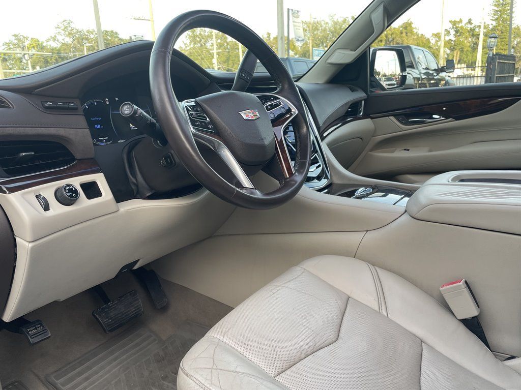 Used 2016 Cadillac Escalade ESV Luxury RWD image 14