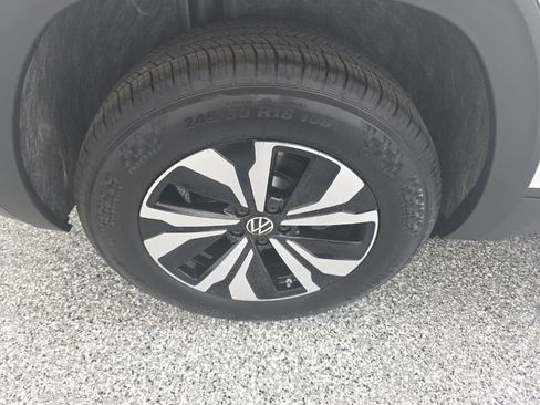 New 2026 Volkswagen Atlas Cross Sport SE AWD/4WD image 11