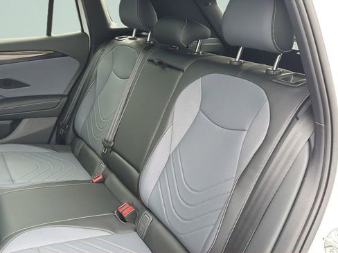 New 2026 Volkswagen Tiguan SE R-Line FWD image 26