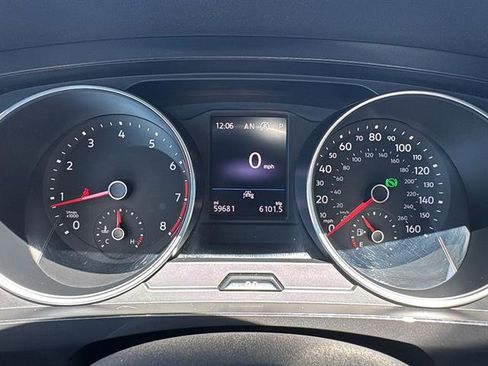 Used 2021 Volkswagen Tiguan SE R-Line image 19