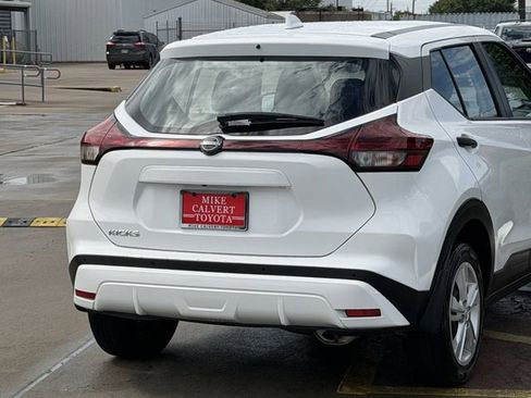 Used 2024 Nissan Kicks S FWD image 7