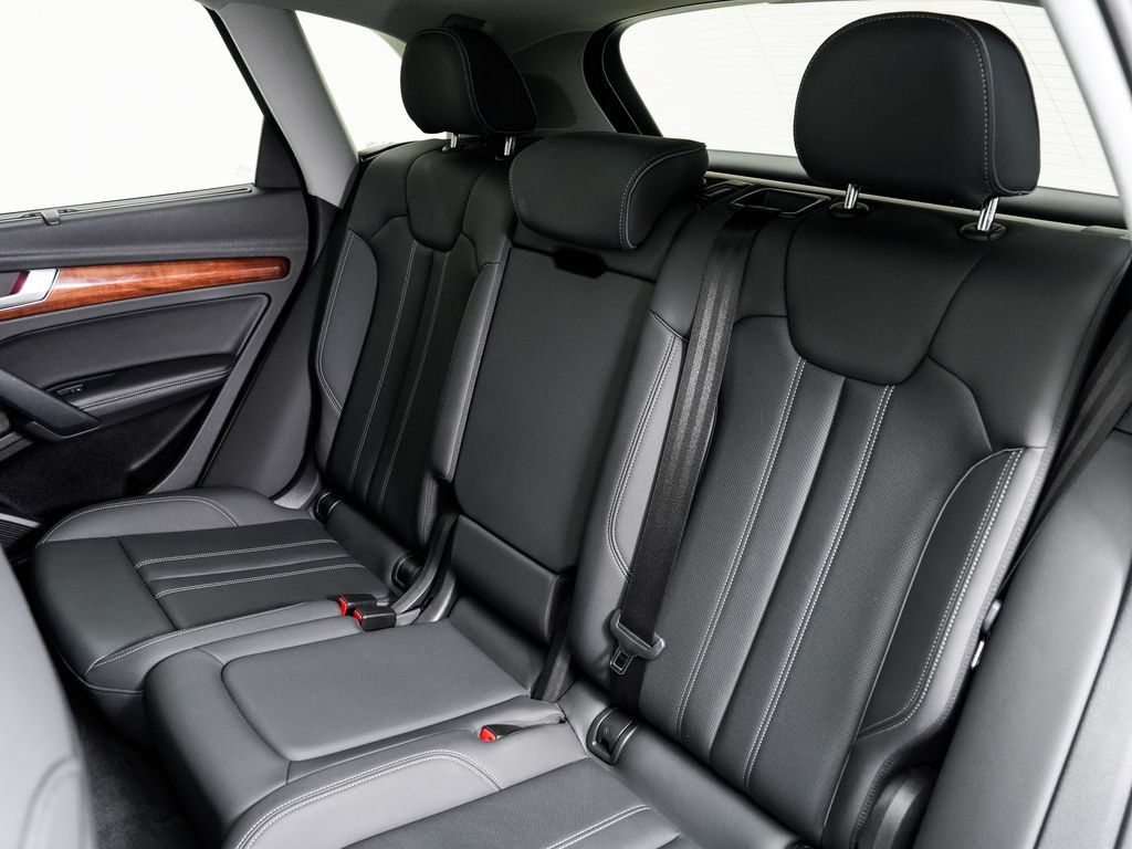 Used 2021 Audi Q5 e Premium Plus AWD/4WD image 24