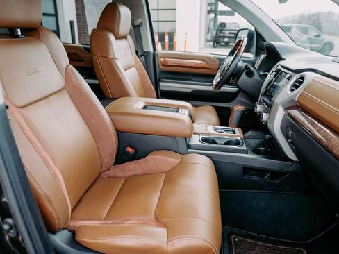 Used 2021 Toyota Tundra 4x4 CrewMax image 14