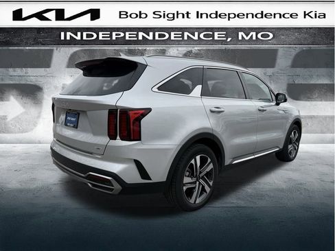 Certified 2023 Kia Sorento EX image 14