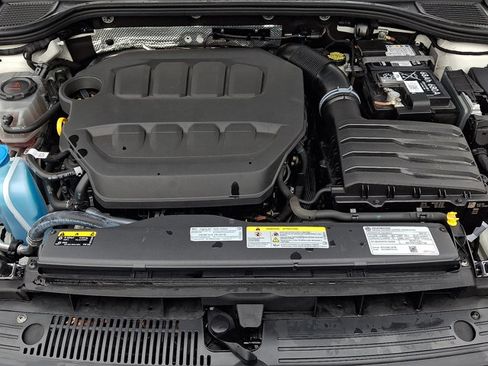 Used 2024 Volkswagen Golf R image 30