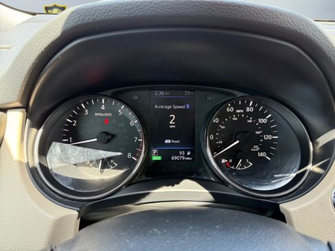 Used 2020 Nissan Rogue SV w/ Premium Package FWD image 12