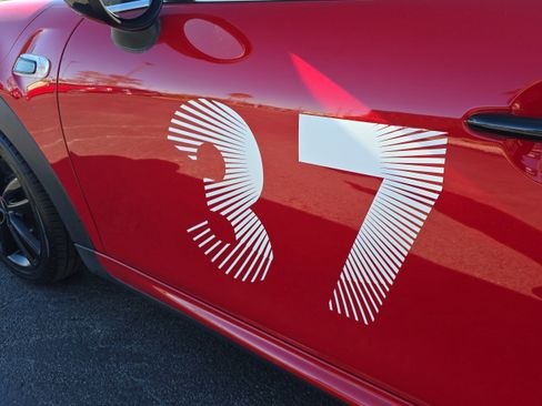 Used 2021 MINI Cooper S w/ 6.5" Touchscreen Package image 11