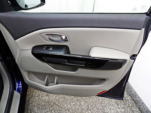 Used 2018 Kia Sedona EX image 11