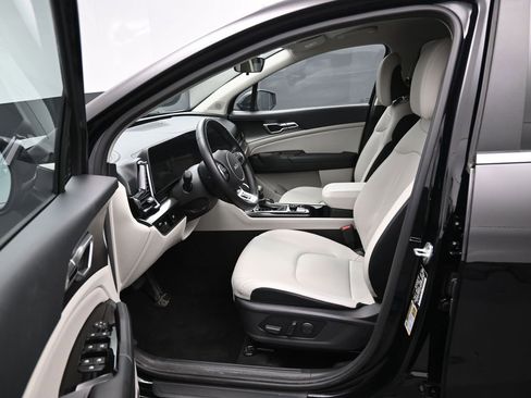 Used 2023 Kia Sportage EX image 9