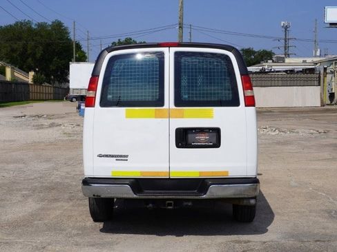 Used 2015 Chevrolet Express 2500 image 4